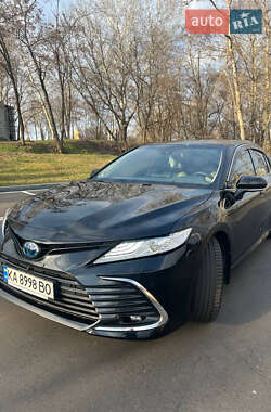 Седан Toyota Camry 2023 в Києві