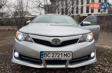 Седан Toyota Camry 2012 в Львове