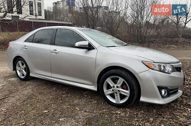 Седан Toyota Camry 2012 в Львове