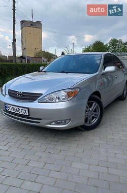 Седан Toyota Camry 2002 в Кременці