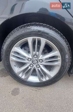 Седан Toyota Camry 2017 в 