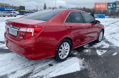 Седан Toyota Camry 2014 в Киеве