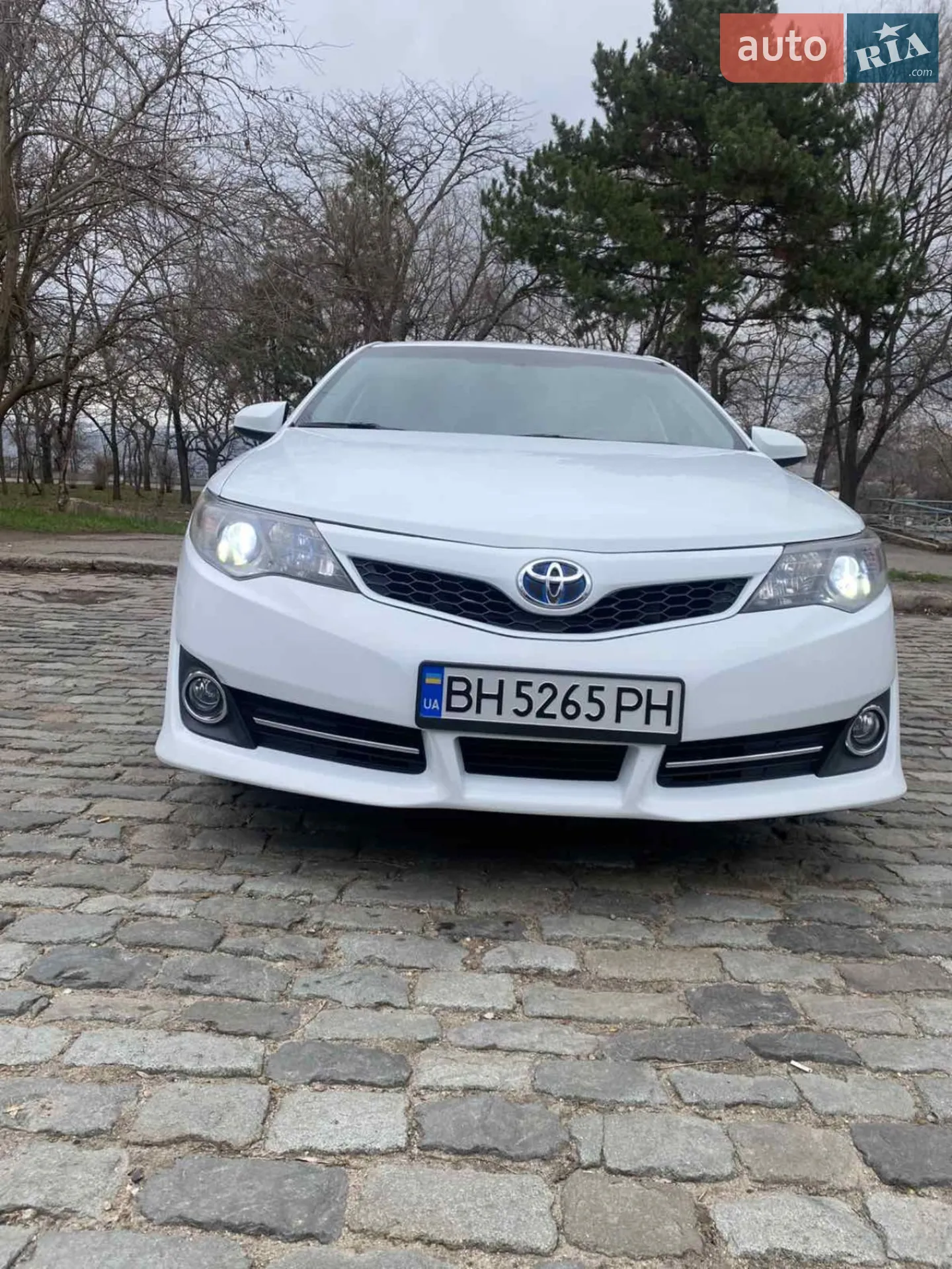 2011 Toyota Camry - фото 1