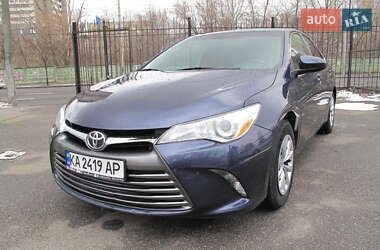 Седан Toyota Camry 2015 в Киеве