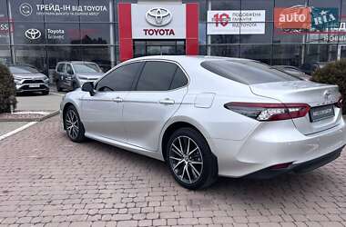 Седан Toyota Camry 2022 в Хмельницком