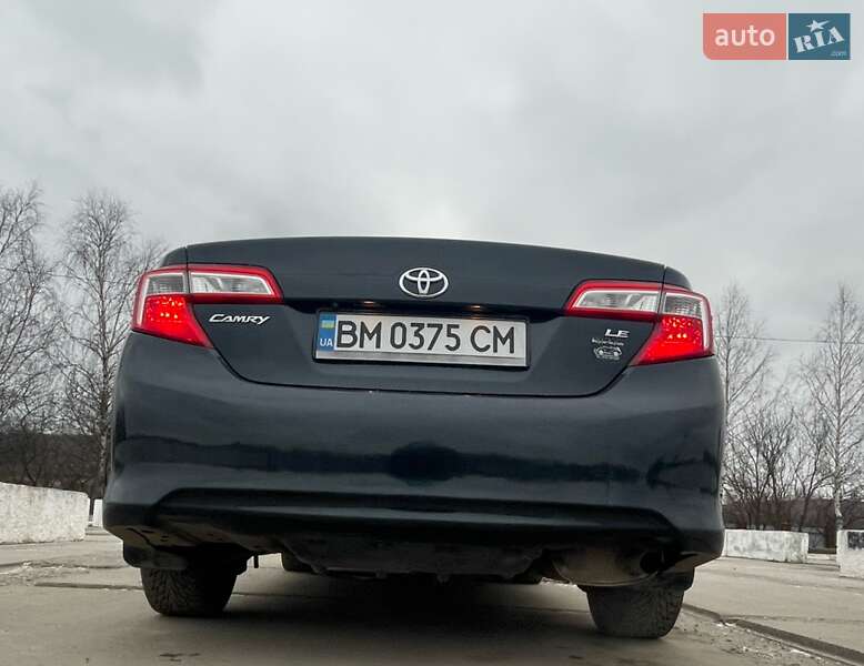 Седан Toyota Camry 2013 в Староконстантинове