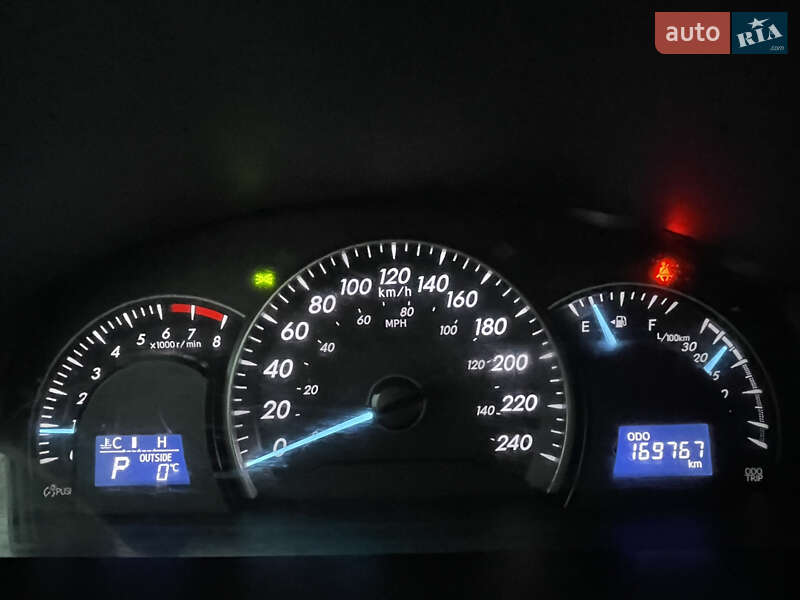 Седан Toyota Camry 2013 в Староконстантинове