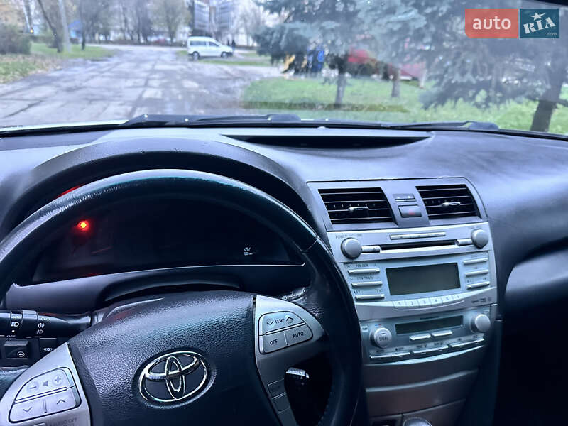 Седан Toyota Camry 2008 в Мукачевому