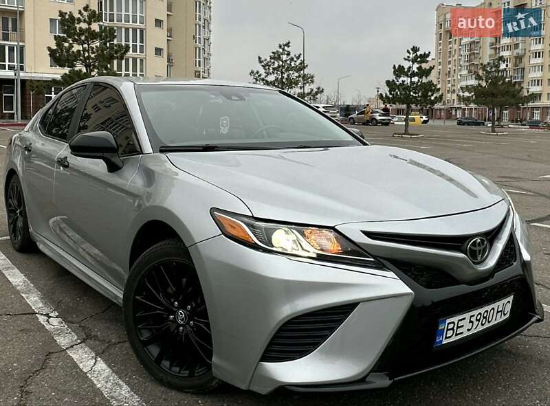 Седан Toyota Camry 2019 в Миколаєві