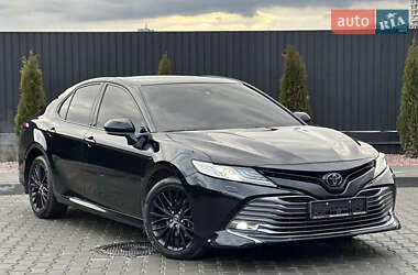 Седан Toyota Camry 2018 в Дніпрі