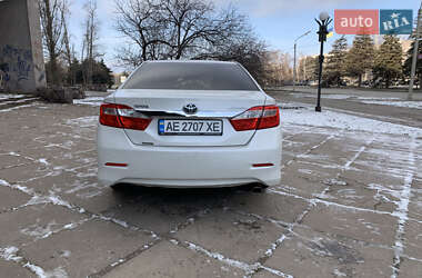 Седан Toyota Camry 2013 в Кривом Роге