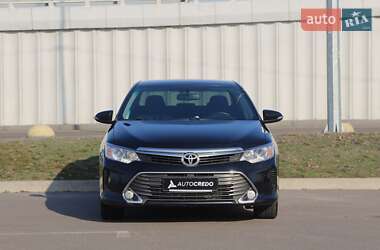 Седан Toyota Camry 2015 в Києві