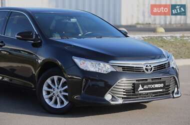 Седан Toyota Camry 2015 в Києві