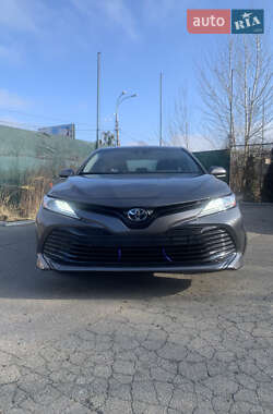 Седан Toyota Camry 2020 в Києві