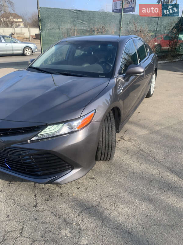 Седан Toyota Camry 2020 в Киеве