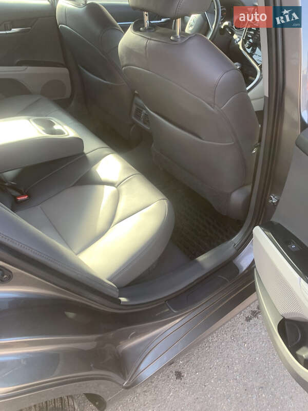 Седан Toyota Camry 2020 в Киеве