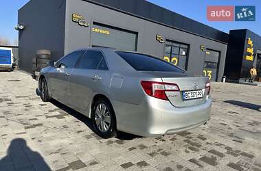 Седан Toyota Camry 2012 в 