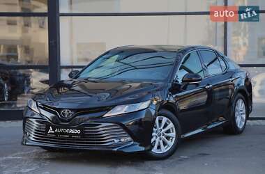 Седан Toyota Camry 2017 в Харкові