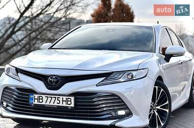 Седан Toyota Camry 2018 в Києві