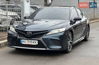 Седан Toyota Camry 2018 в Харкові