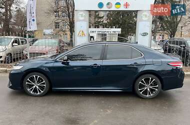 Седан Toyota Camry 2018 в Харькове