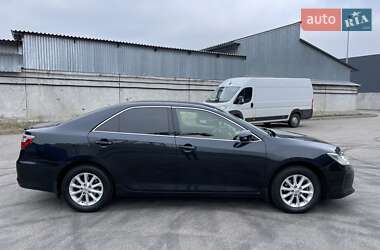 Седан Toyota Camry 2015 в Киеве