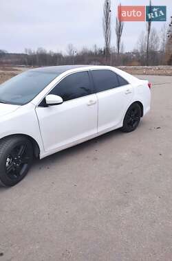 Седан Toyota Camry 2013 в 