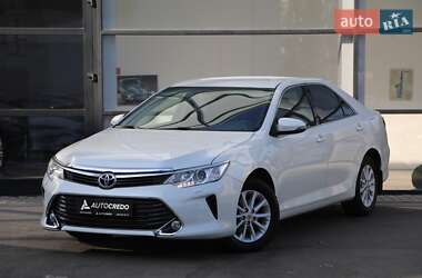 Седан Toyota Camry 2017 в Харкові