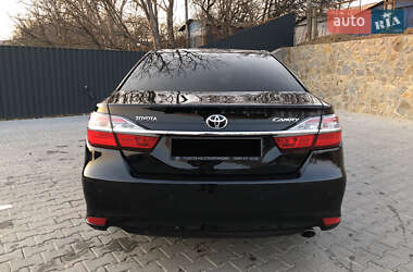 Седан Toyota Camry 2015 в Виннице