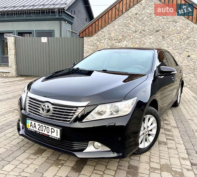 Седан Toyota Camry 2013 в Белой Церкви