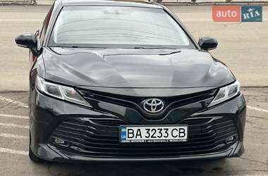 Седан Toyota Camry 2017 в Кропивницькому