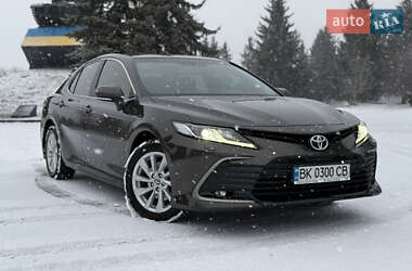 Седан Toyota Camry 2021 в Рівному