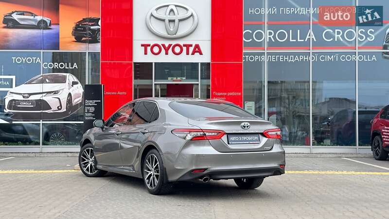 Седан Toyota Camry 2023 в Івано-Франківську