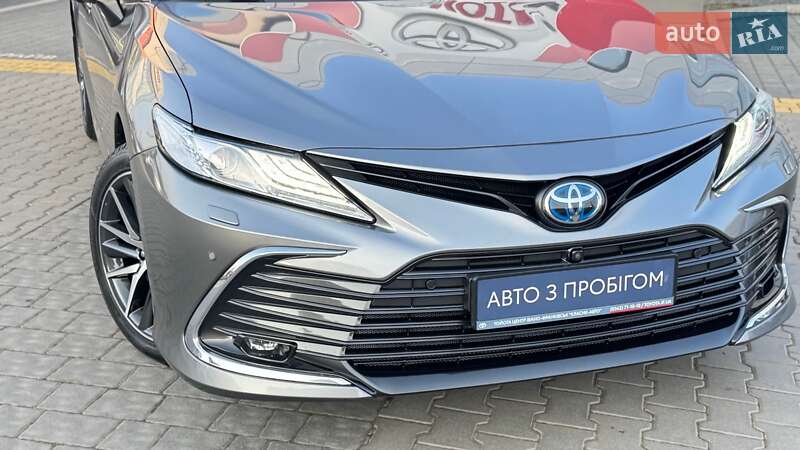 Седан Toyota Camry 2023 в Івано-Франківську