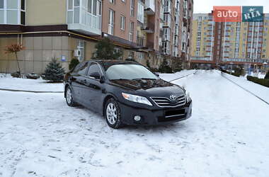 Седан Toyota Camry 2011 в Житомирі