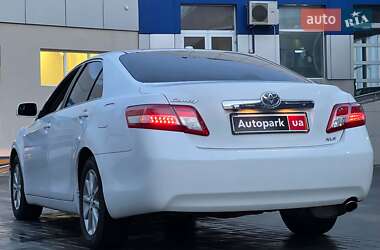 Седан Toyota Camry 2010 в 