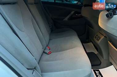 Седан Toyota Camry 2010 в 