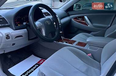 Седан Toyota Camry 2010 в 