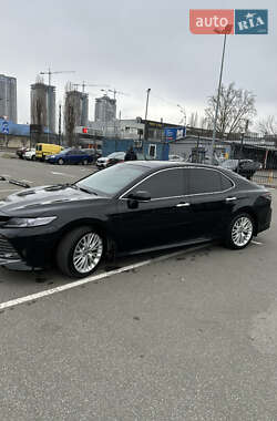 Седан Toyota Camry 2019 в Києві