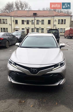 Седан Toyota Camry 2018 в Запорожье