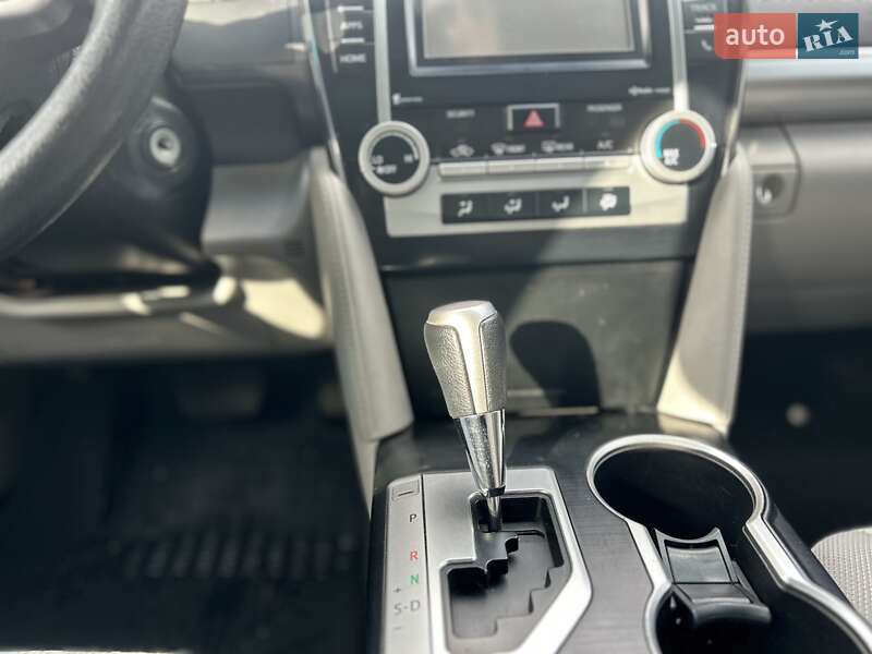 Седан Toyota Camry 2014 в Львове