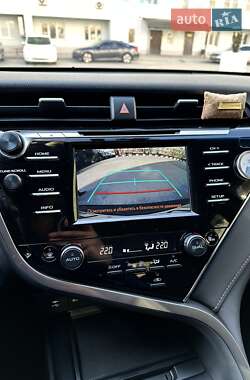 Седан Toyota Camry 2018 в 