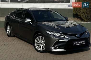 Седан Toyota Camry 2024 в Черновцах