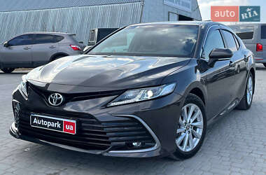 Седан Toyota Camry 2023 в Львове