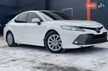 Седан Toyota Camry 2020 в Киеве