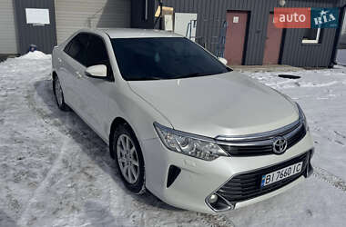 Седан Toyota Camry 2015 в Полтаве