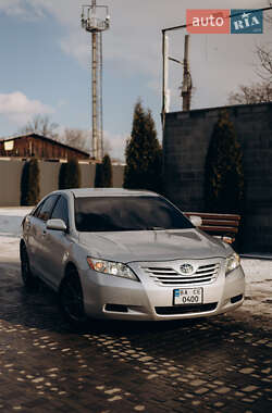 Седан Toyota Camry 2008 в Кропивницком