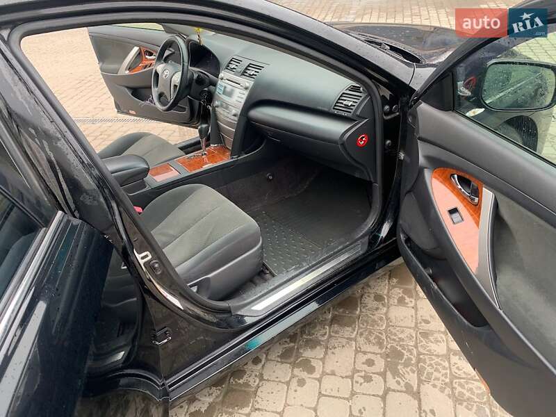 Седан Toyota Camry 2007 в Львове