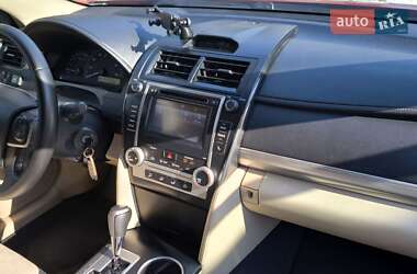 Седан Toyota Camry 2014 в Києві