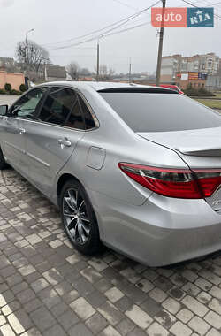 Седан Toyota Camry 2015 в 